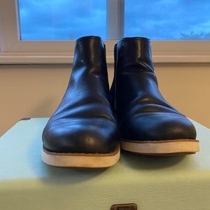 Timberland black Chelsea boots - size 9.5